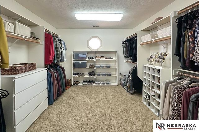 5717 N 160th Avenue, Omaha, NE 68116