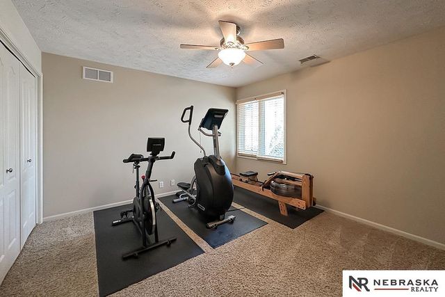 5717 N 160th Avenue, Omaha, NE 68116