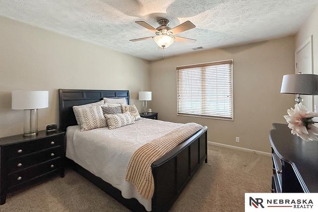 5717 N 160th Avenue, Omaha, NE 68116