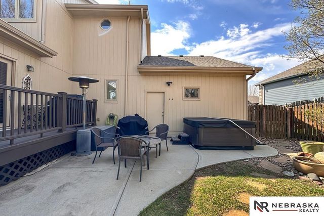 5717 N 160th Avenue, Omaha, NE 68116