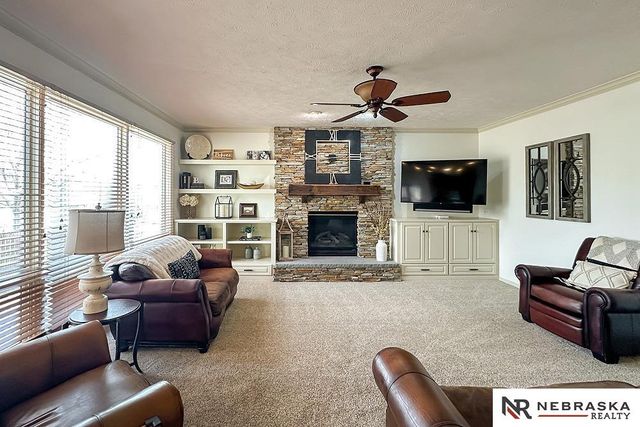 5717 N 160th Avenue, Omaha, NE 68116