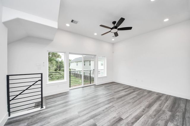2709 Dennis Street, Houston, TX 77004