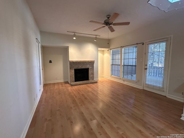 8655 Datapoint Dr Apt 703, San Antonio, TX 78229