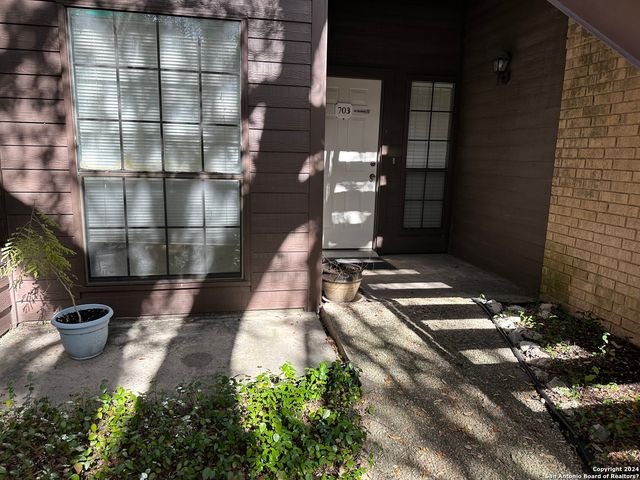 8655 Datapoint Dr Apt 703, San Antonio, TX 78229