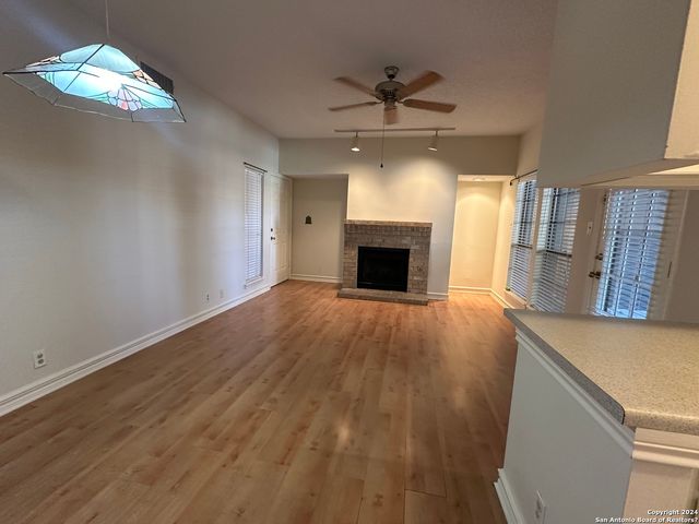 8655 Datapoint Dr Apt 703, San Antonio, TX 78229