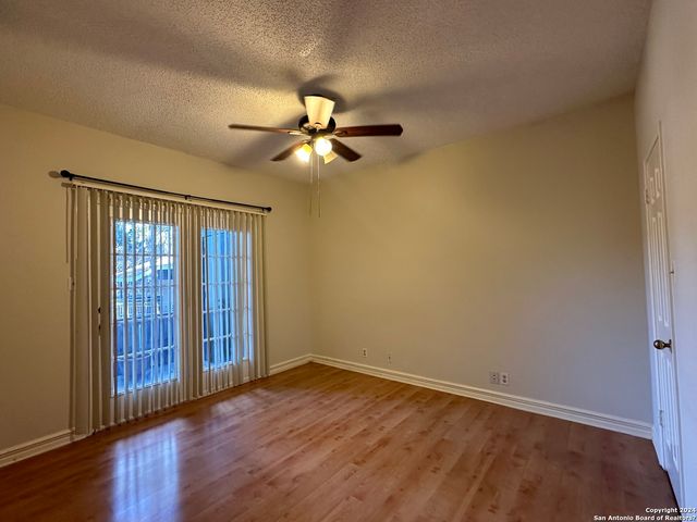 8655 Datapoint Dr Apt 703, San Antonio, TX 78229
