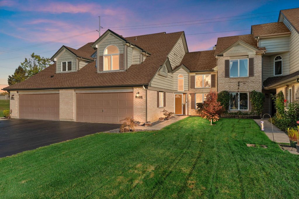 1535 W 93rd Court, Crown Point, IN 46307