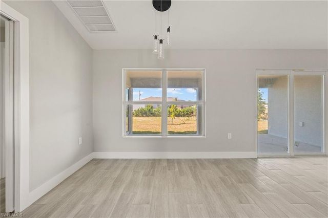 1422 NE 19th PL, Cape Coral, FL 33909