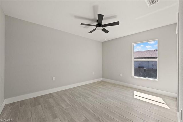 1422 NE 19th PL, Cape Coral, FL 33909