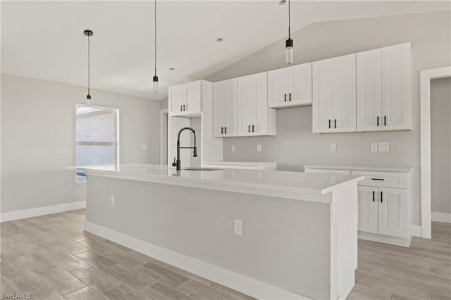 1422 NE 19th PL, Cape Coral, FL 33909