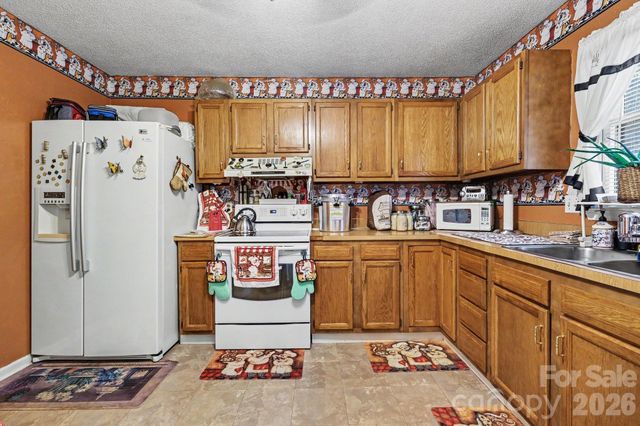 1600 Teddington Drive, Charlotte, NC 28214