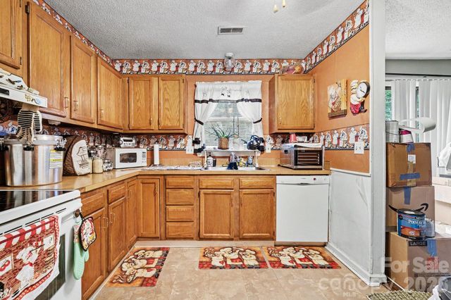 1600 Teddington Drive, Charlotte, NC 28214