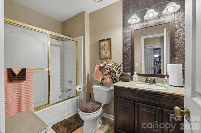 1600 Teddington Drive, Charlotte, NC 28214