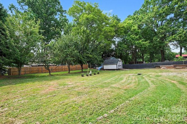 1600 Teddington Drive, Charlotte, NC 28214