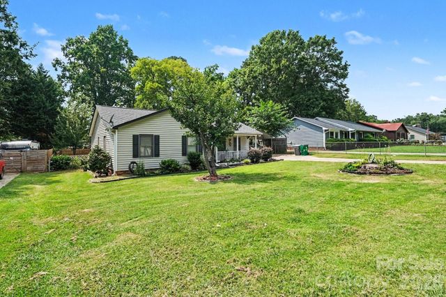 1600 Teddington Drive, Charlotte, NC 28214