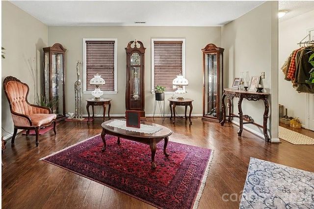 1600 Teddington Drive, Charlotte, NC 28214