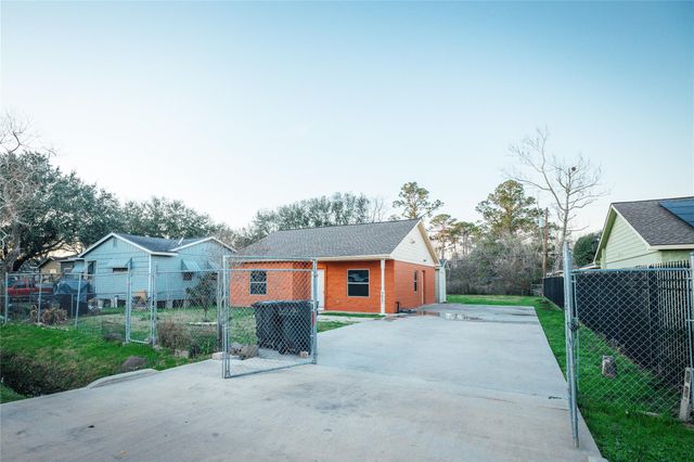 5617 Schutz Street, Houston, TX 77032