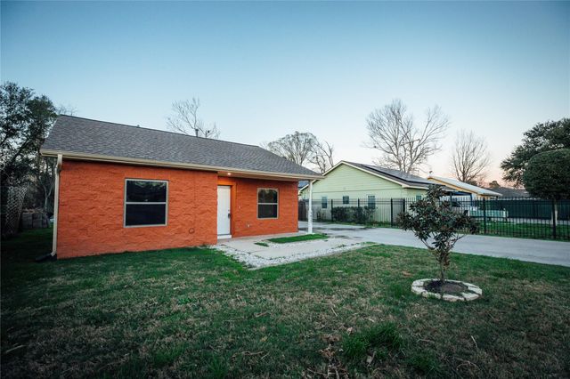 5617 Schutz Street, Houston, TX 77032