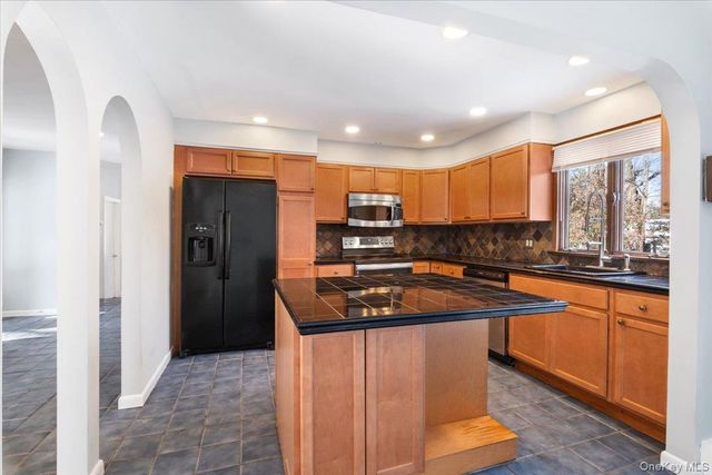 206 Emerson Avenue, Hartsdale, NY 10530