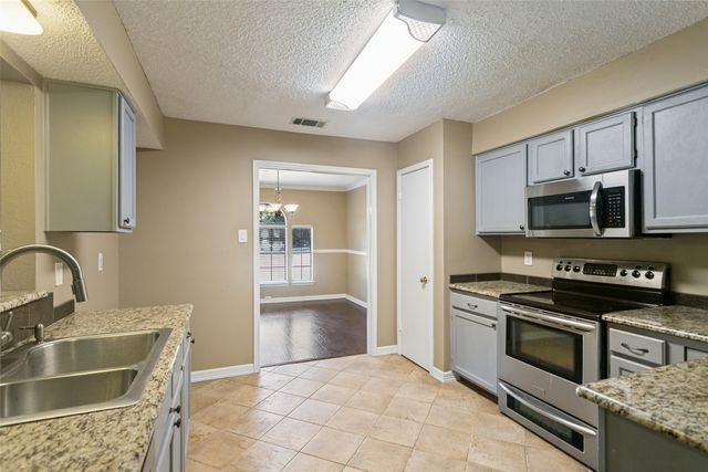 928 Ledgemont Drive, Plano, TX 75025