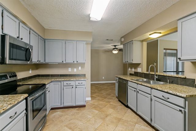 928 Ledgemont Drive, Plano, TX 75025