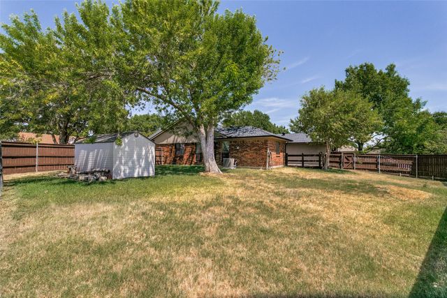928 Ledgemont Drive, Plano, TX 75025
