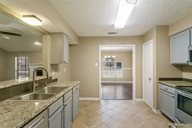 928 Ledgemont Drive, Plano, TX 75025