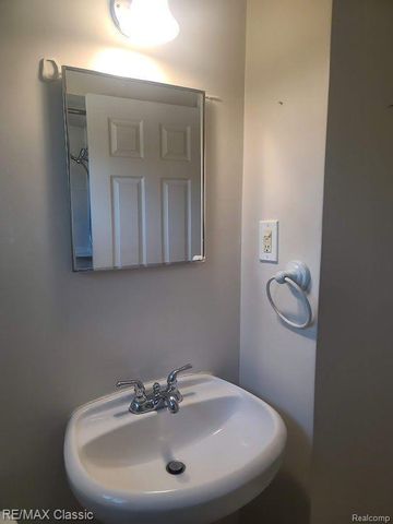 937 E ANNABELLE Avenue, Hazel Park, MI 48030