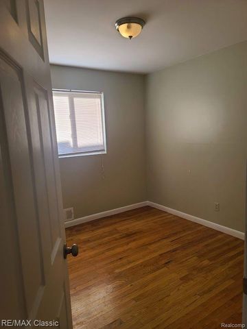 937 E ANNABELLE Avenue, Hazel Park, MI 48030