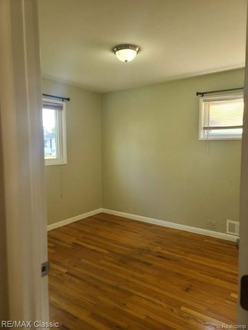937 E ANNABELLE Avenue, Hazel Park, MI 48030