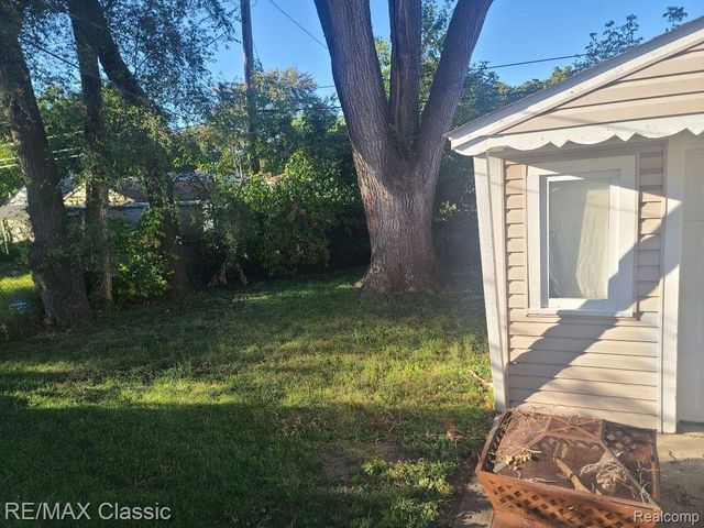 937 E ANNABELLE Avenue, Hazel Park, MI 48030