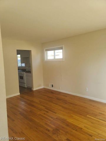 937 E ANNABELLE Avenue, Hazel Park, MI 48030