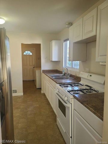 937 E ANNABELLE Avenue, Hazel Park, MI 48030