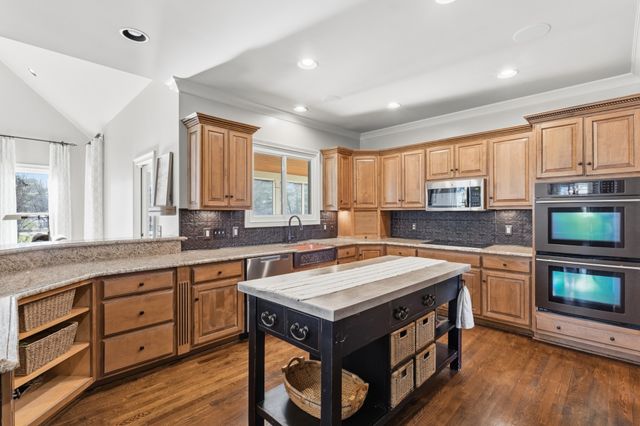 201 Lake Ridge Ct, Franklin, TN 37069