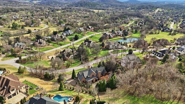 201 Lake Ridge Ct, Franklin, TN 37069