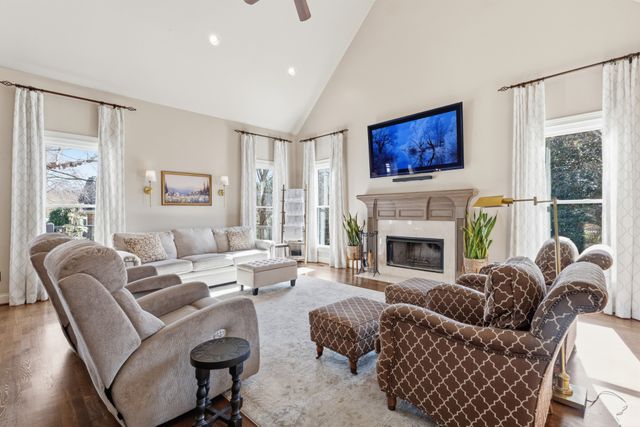 201 Lake Ridge Ct, Franklin, TN 37069