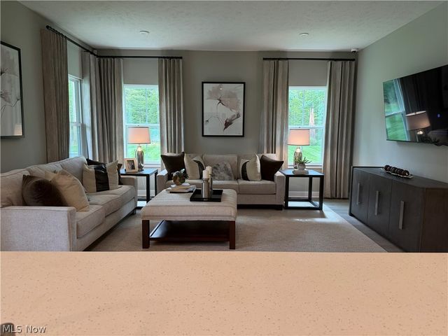 1164 Fox Run, Grafton, OH 44044