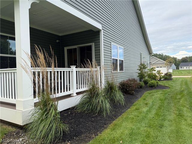 1164 Fox Run, Grafton, OH 44044