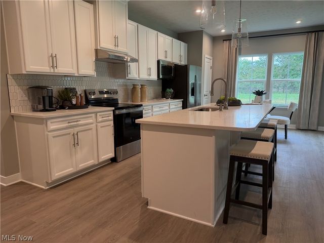 1164 Fox Run, Grafton, OH 44044