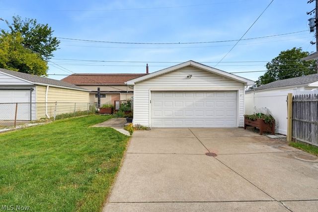 4214 Longwood Avenue, Parma, OH 44134