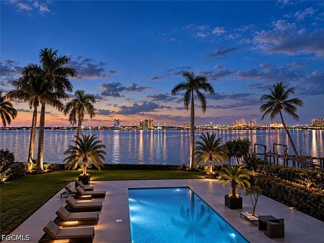 141 E North Shore AVE, North Fort Myers, FL 33917