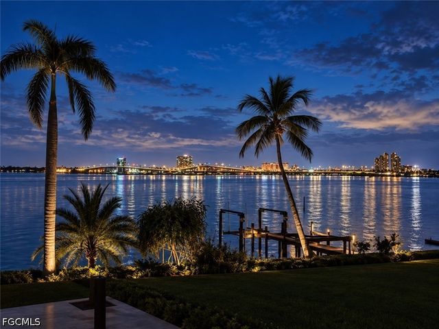 141 E North Shore AVE, North Fort Myers, FL 33917