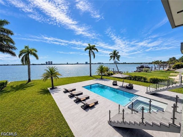 141 E North Shore AVE, North Fort Myers, FL 33917