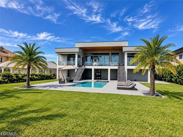 141 E North Shore AVE, North Fort Myers, FL 33917