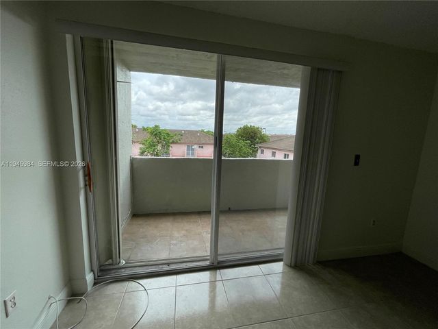 10090 NW 80th Ct 1304, Hialeah Gardens, FL 33016