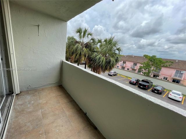 10090 NW 80th Ct 1304, Hialeah Gardens, FL 33016