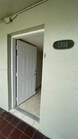 10090 NW 80th Ct 1304, Hialeah Gardens, FL 33016