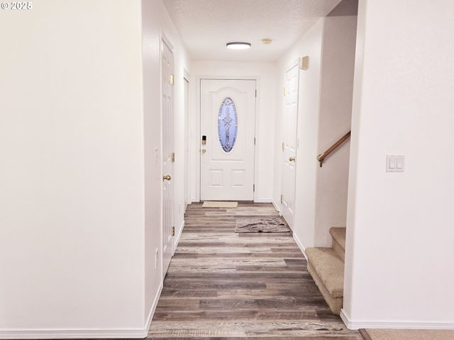 11829 Se MILL Ct, Portland, OR 97216