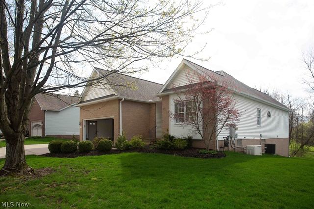 647 N Ridgecliff Street, Tallmadge, OH 44278