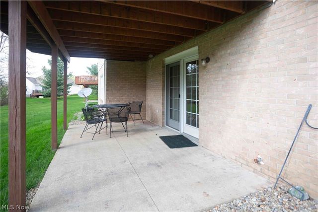 647 N Ridgecliff Street, Tallmadge, OH 44278